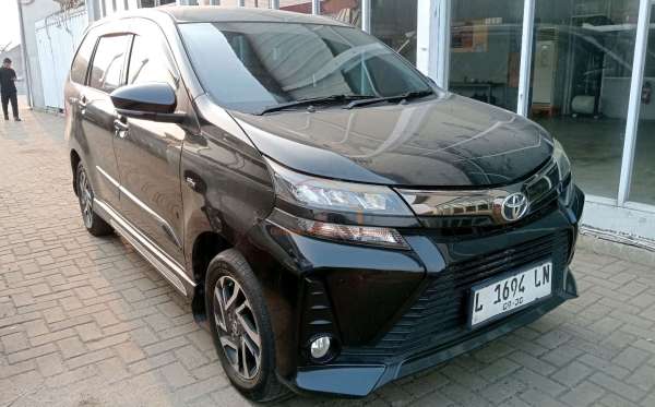 TOYOTA  AVANZA  VELOZ
