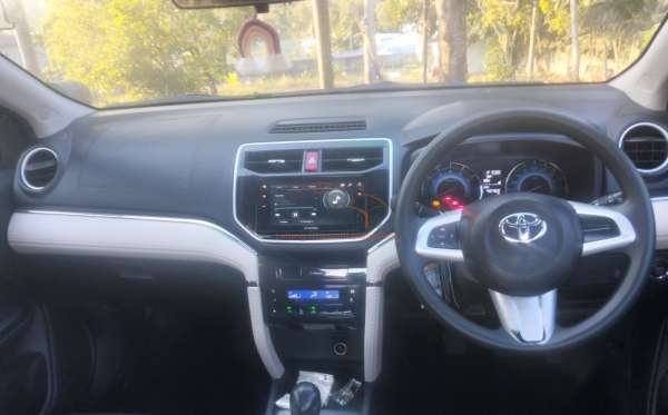 TOYOTA RUSH