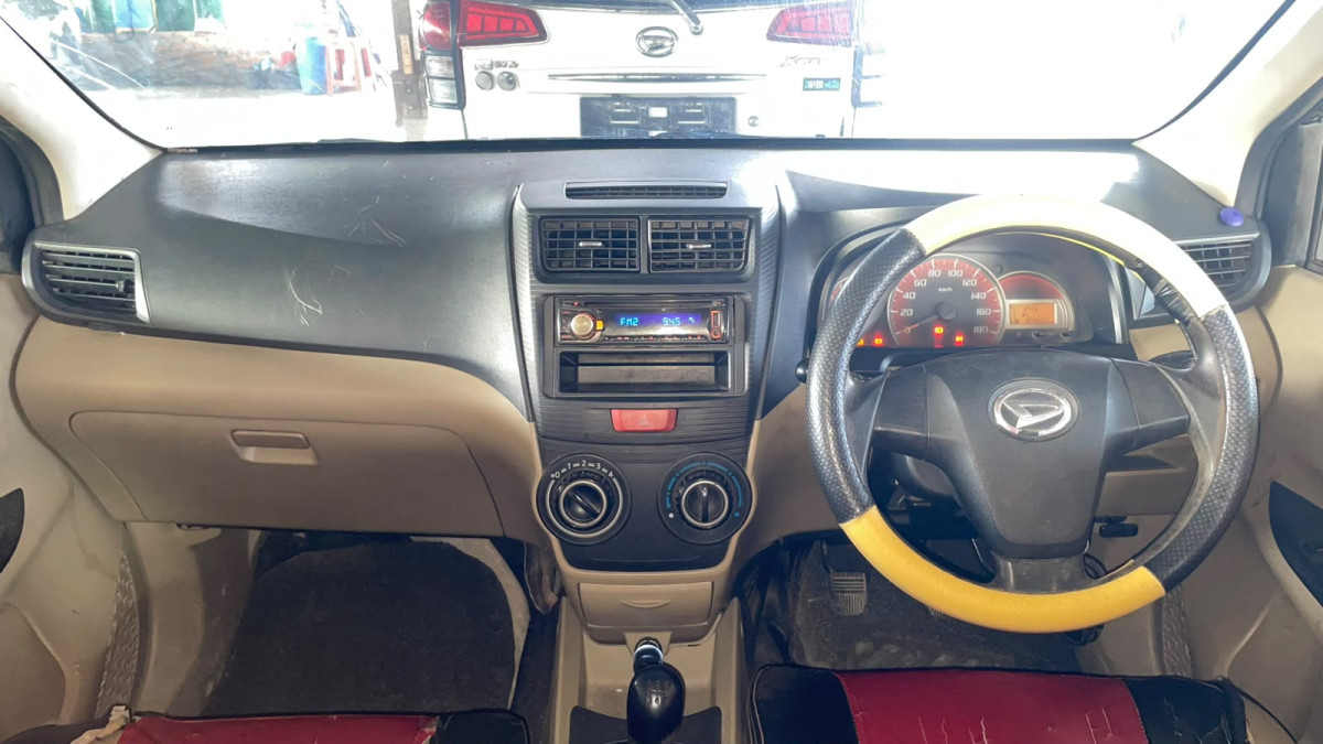 DAIHATSU XENIA
