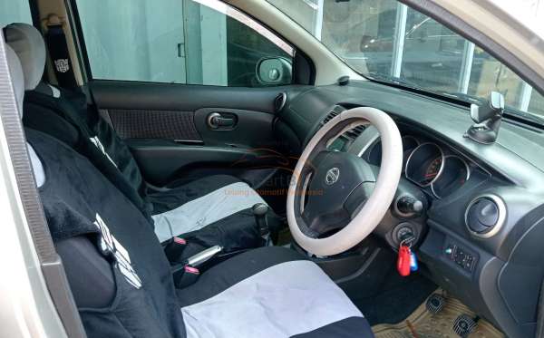 NISSAN GRAND LIVINA 1.5 X – GEAR
