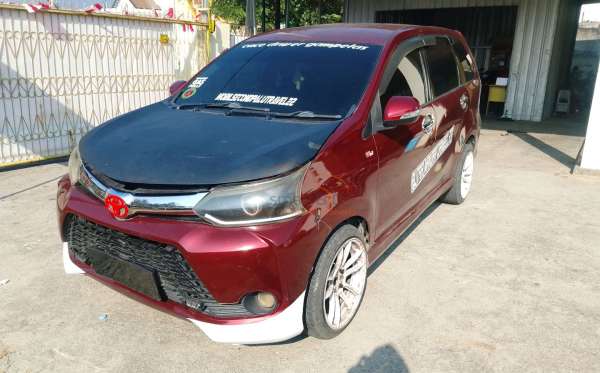 TOYOTA AVANZA VELOZ
