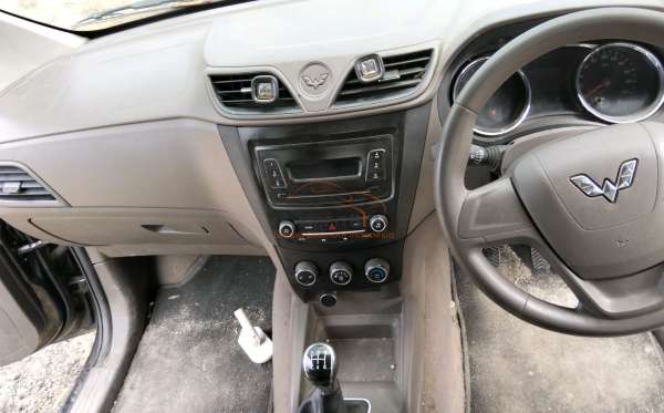 WULING  CONFERO