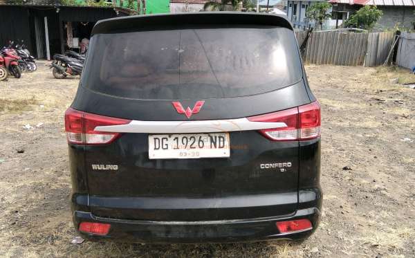 WULING  CONFERO