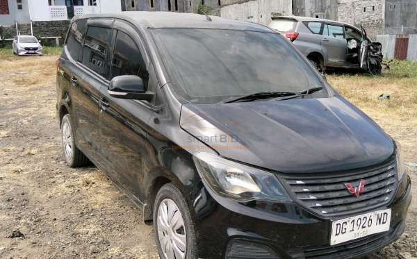 WULING  CONFERO