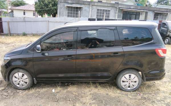 WULING  CONFERO