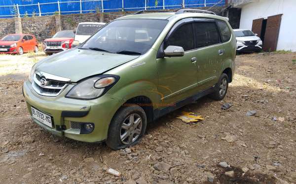 DAIHATSU XENIA