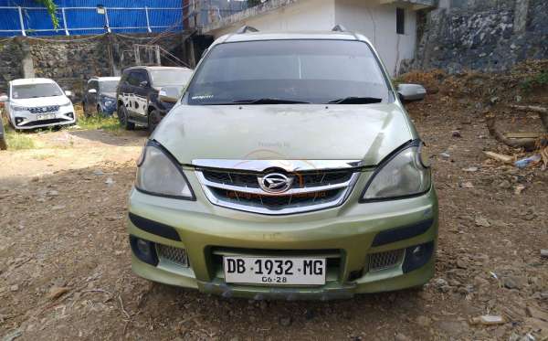 DAIHATSU XENIA