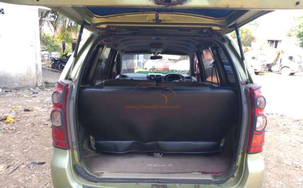DAIHATSU XENIA