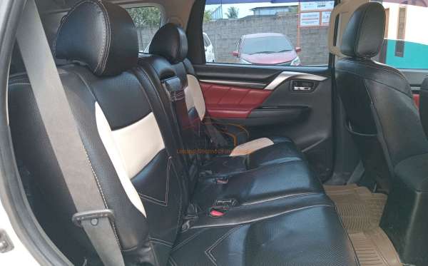 MITSUBISHI PAJERO SPORT 2.5L GLX (4X4)