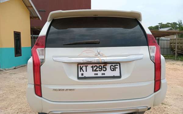 MITSUBISHI PAJERO SPORT 2.5L GLX (4X4)
