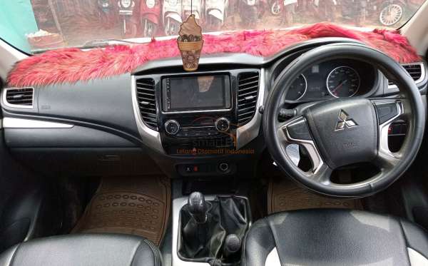 MITSUBISHI PAJERO SPORT 2.5L GLX (4X4)