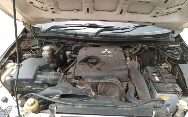 MITSUBISHI PAJERO SPORT 2.5L GLX (4X4)