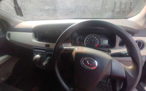 DAIHATSU  SIGRA  M