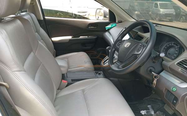 HONDA CR-V RE1 2WD 2.0 A/T