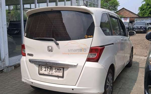 HONDA  FREED  E 1.5