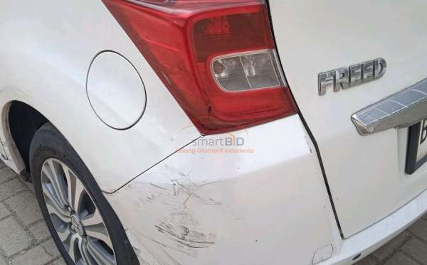 HONDA  FREED  E 1.5