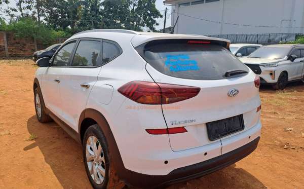HYUNDAI TUCSON 2.0 2WD
