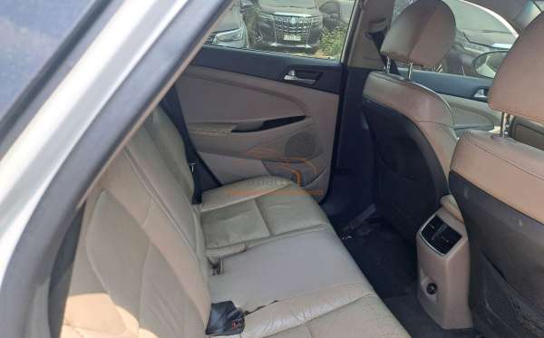 HYUNDAI TUCSON 2.0 2WD