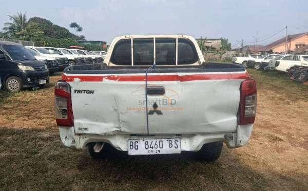 MITSUBISHI DC HDX 4X4