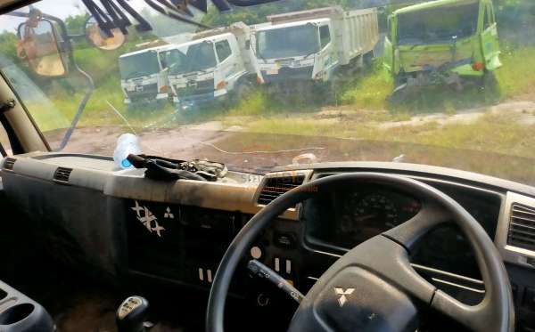 MITSUBISHI FN 62 F HD 6X4 DUMP