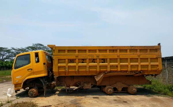 MITSUBISHI FN 62 F HD 6X4 DUMP