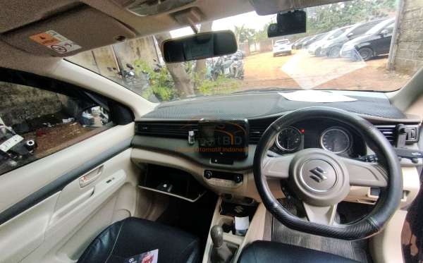 SUZUKI ERTIGA GL
