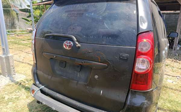 TOYOTA AVANZA