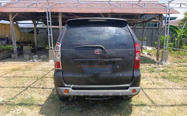 TOYOTA AVANZA