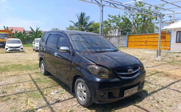 TOYOTA AVANZA
