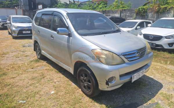 TOYOTA AVANZA
