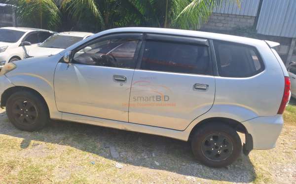 TOYOTA AVANZA