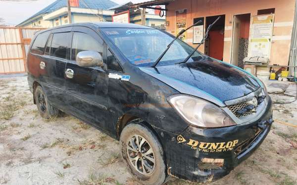TOYOTA INNOVA G