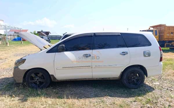 TOYOTA INNOVA