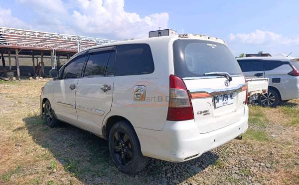 TOYOTA INNOVA