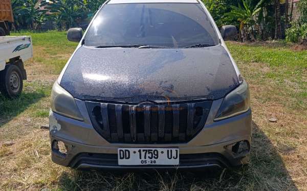 TOYOTA INNOVA