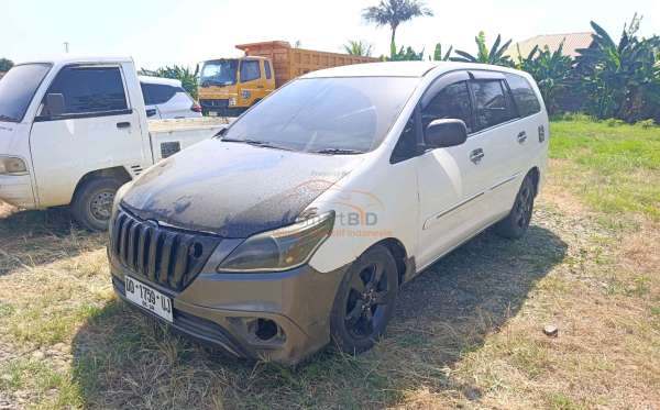 TOYOTA INNOVA