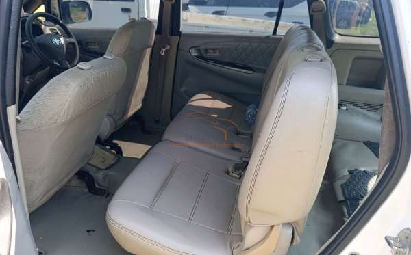TOYOTA INNOVA