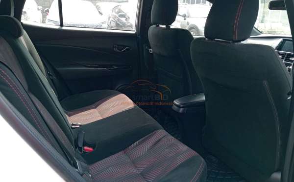 TOYOTA YARIS S