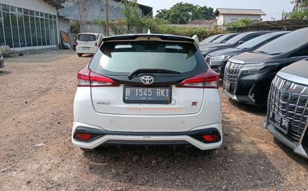 TOYOTA YARIS S