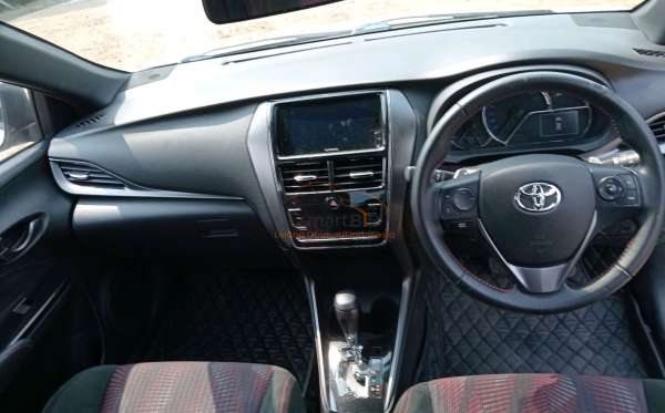 TOYOTA YARIS S