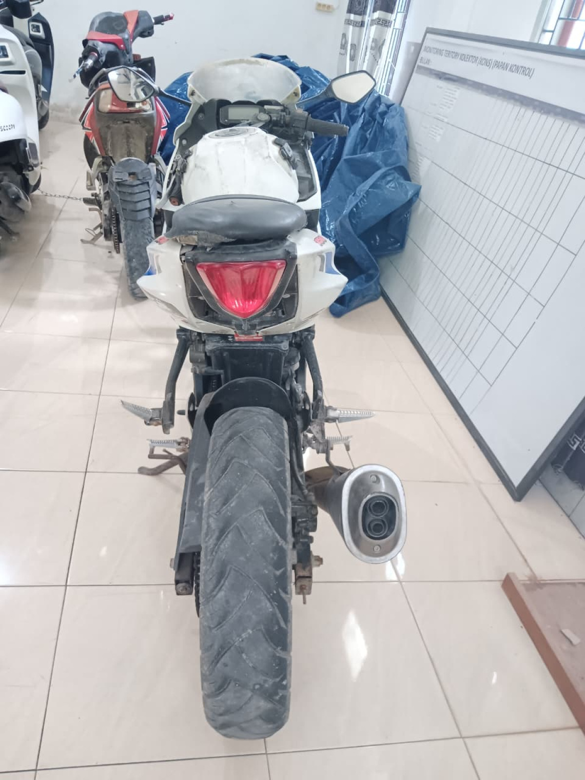 SUZUKI GSX R 150