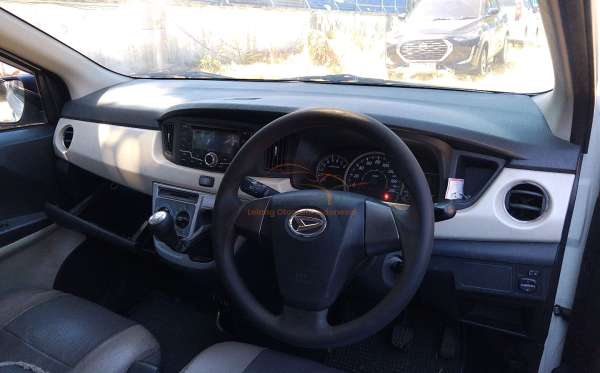 DAIHATSU SIGRA