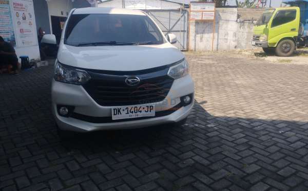 DAIHATSU XENIA 1.3 X