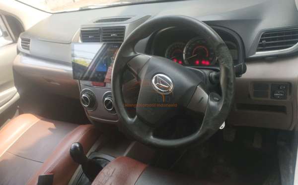 DAIHATSU XENIA 1.3 X
