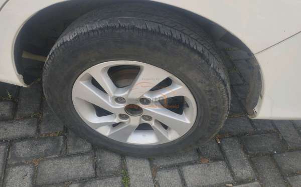 DAIHATSU XENIA 1.3 X
