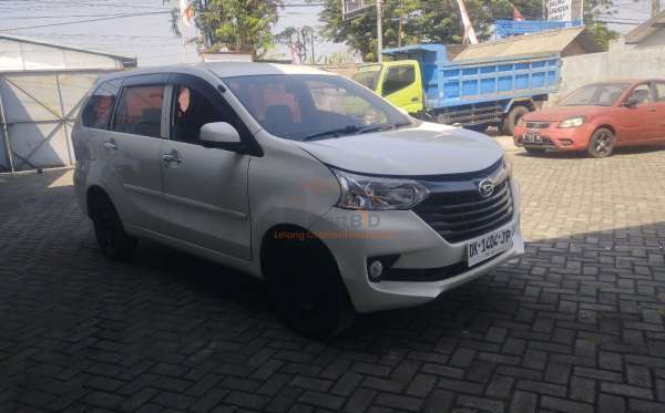 DAIHATSU XENIA 1.3 X