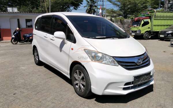 HONDA FREED GB3 1.5 E