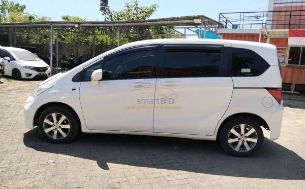 HONDA FREED GB3 1.5 E