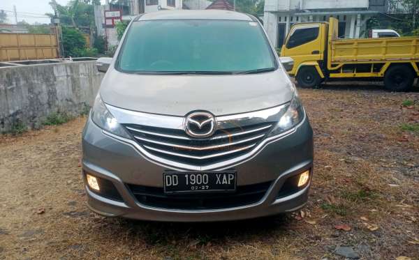 MAZDA BIANTE 2.0L 6 A/T