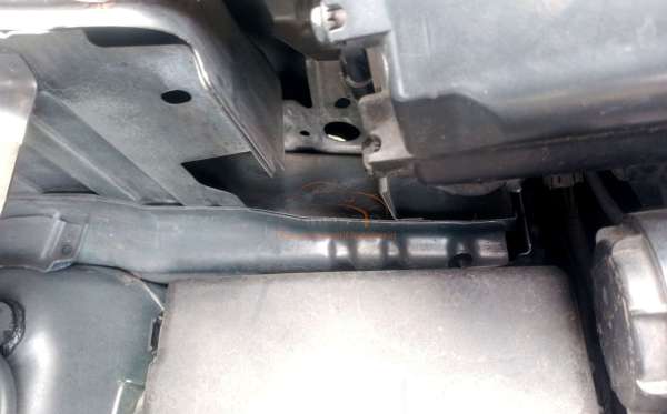 MAZDA BIANTE 2.0L 6 A/T